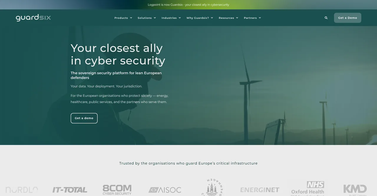 Page d'accueil de Guardsix avec la bannière Logpoint is now Guardsix et le slogan Your data, your deployment, your jurisdiction